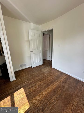 5211 EDGEWOOD RD, College Park, MD 20740