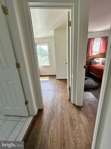 5211 EDGEWOOD RD, College Park, MD 20740