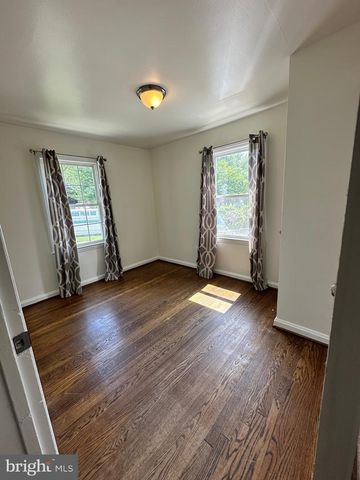 5211 EDGEWOOD RD, College Park, MD 20740