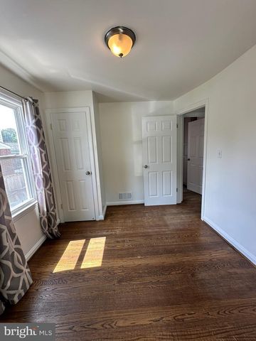 5211 EDGEWOOD RD, College Park, MD 20740