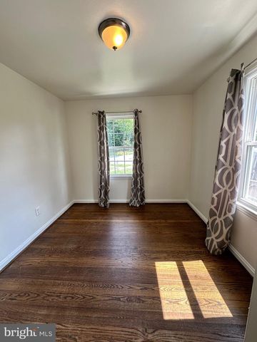 5211 EDGEWOOD RD, College Park, MD 20740
