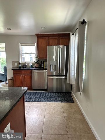 5211 EDGEWOOD RD, College Park, MD 20740