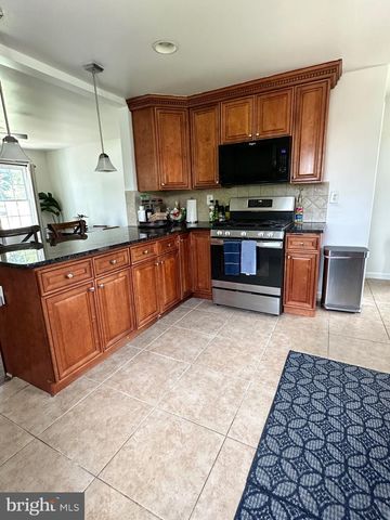 5211 EDGEWOOD RD, College Park, MD 20740