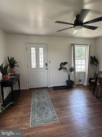 5211 EDGEWOOD RD, College Park, MD 20740