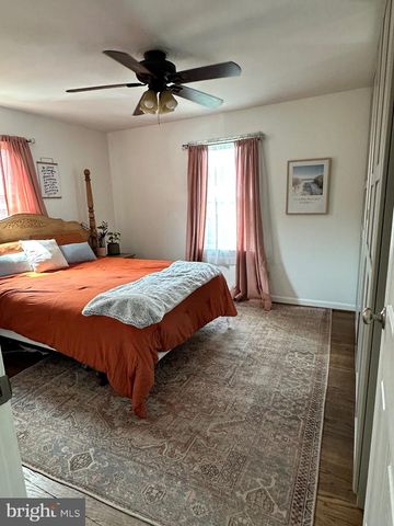5211 EDGEWOOD RD, College Park, MD 20740