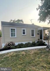 5211 EDGEWOOD RD, College Park, MD 20740