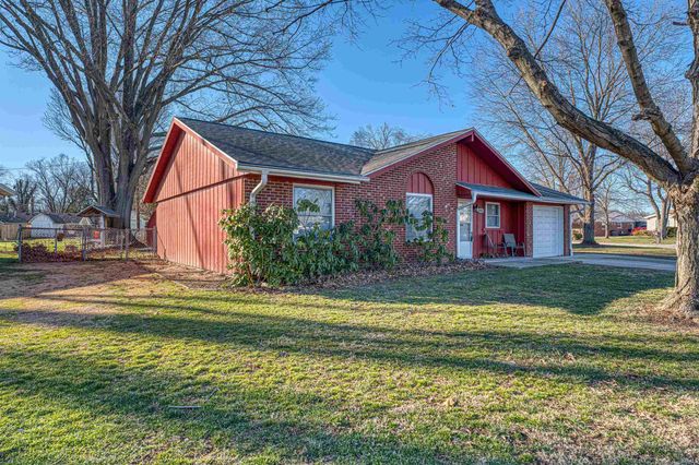 1831 Chickasaw Drive, Evansville, IN 47715