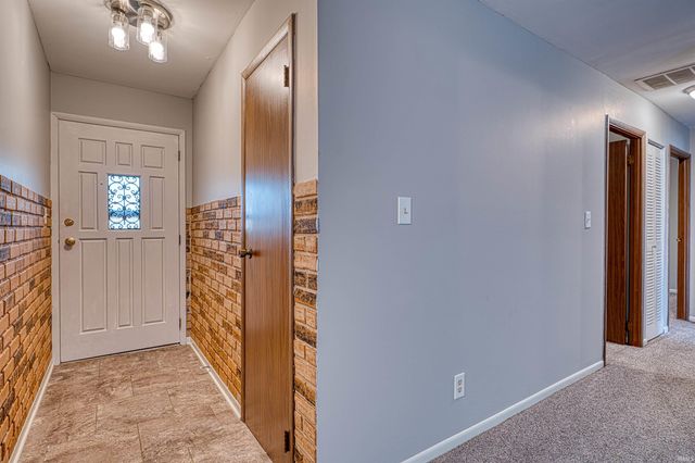 1831 Chickasaw Drive, Evansville, IN 47715