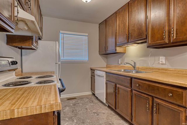 1831 Chickasaw Drive, Evansville, IN 47715