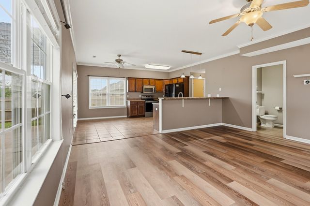 208 PORT WAY, Columbia, MO 65201