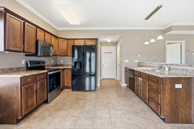 208 PORT WAY, Columbia, MO 65201
