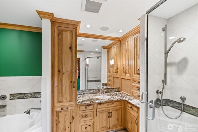 11009 317th Avenue NE, Carnation, WA 98014