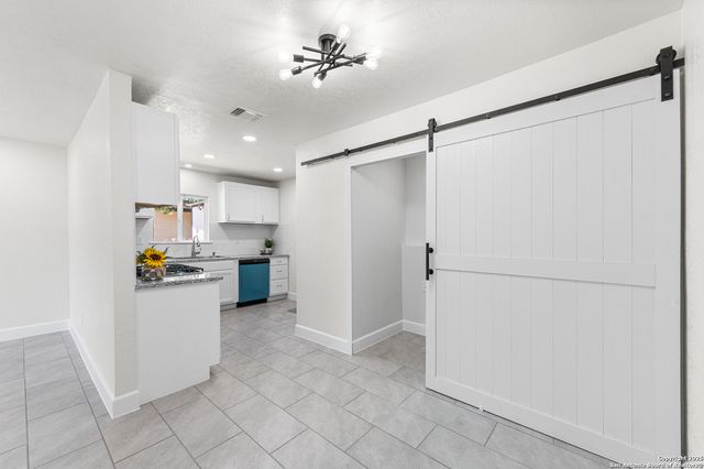 373 Kenmar Dr., San Antonio, TX 78220