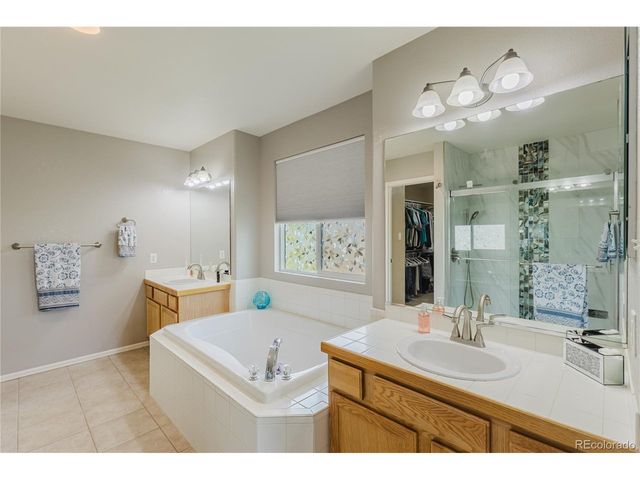 6674 Sunburst Ave, Longmont, CO 80504