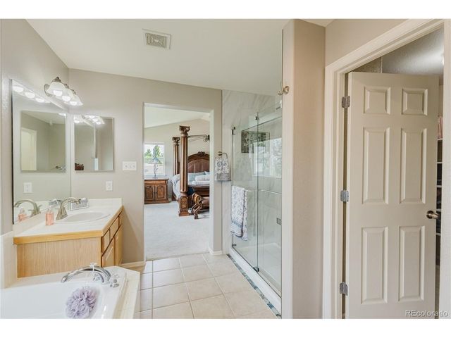 6674 Sunburst Ave, Longmont, CO 80504