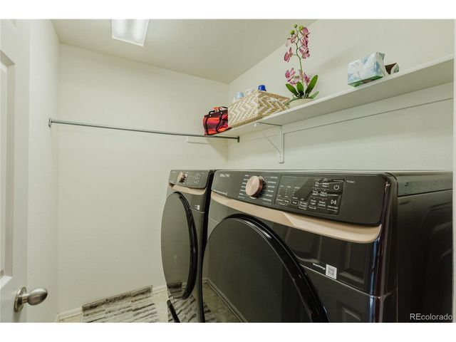 6674 Sunburst Ave, Longmont, CO 80504