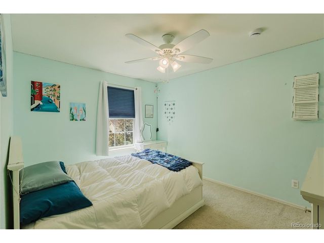6674 Sunburst Ave, Longmont, CO 80504