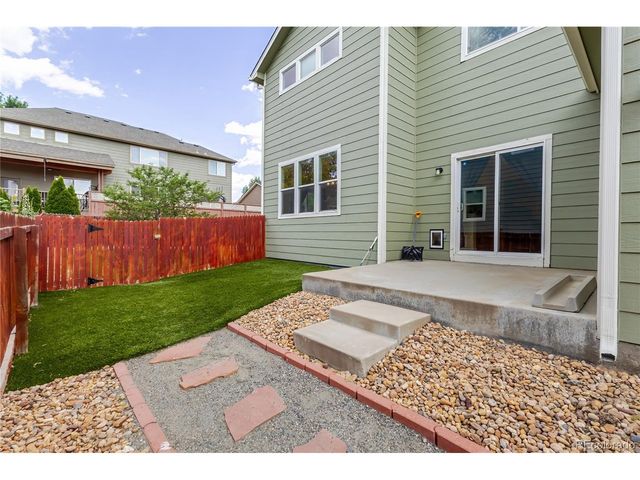 6674 Sunburst Ave, Longmont, CO 80504