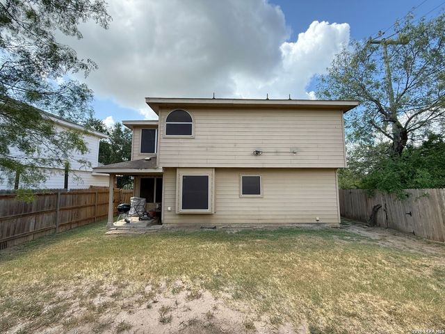 7402 LACEY OAK PATH, San Antonio, TX 78223
