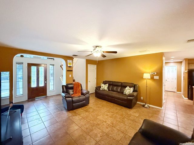 7402 LACEY OAK PATH, San Antonio, TX 78223