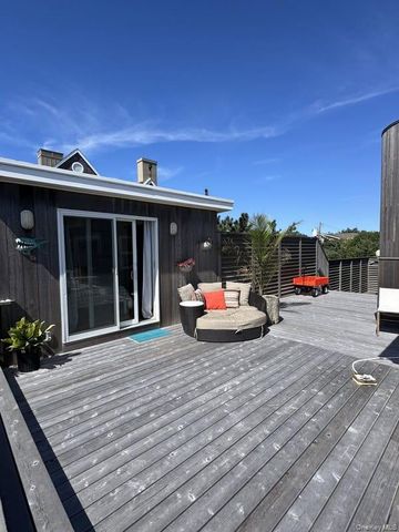 61 Evergreen Avenue, Seaview, NY 11770