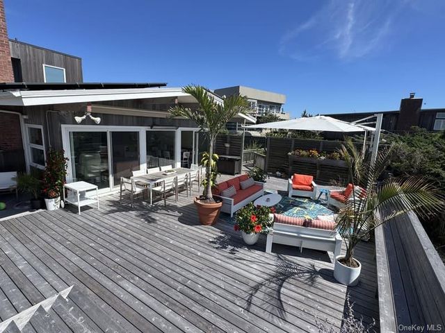 61 Evergreen Avenue, Seaview, NY 11770