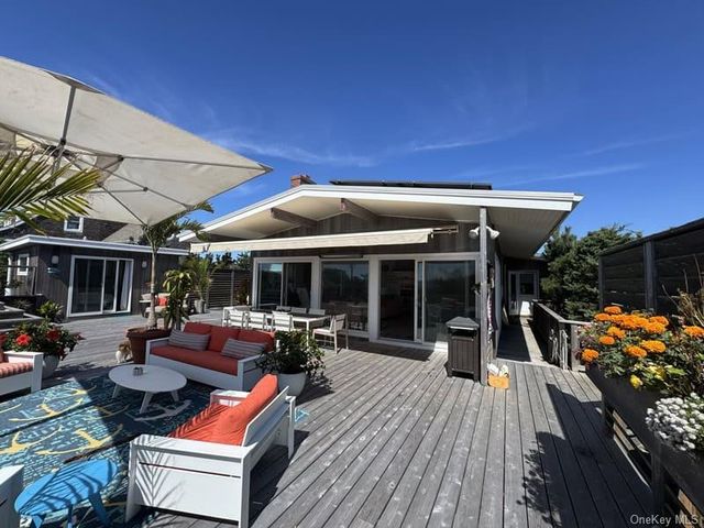 61 Evergreen Avenue, Seaview, NY 11770