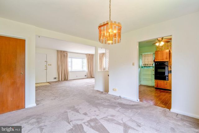 6812 FOX MEADOW RD, Baltimore, MD 21207