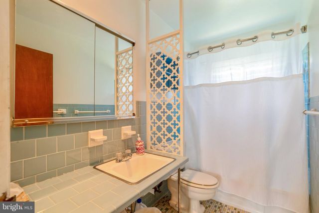 6812 FOX MEADOW RD, Baltimore, MD 21207