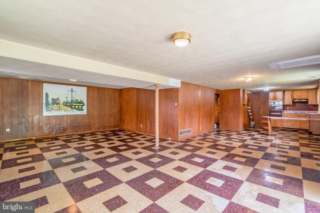 6812 FOX MEADOW RD, Baltimore, MD 21207