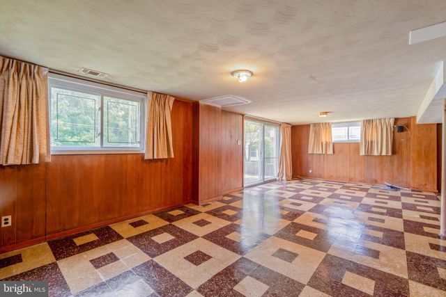 6812 FOX MEADOW RD, Baltimore, MD 21207