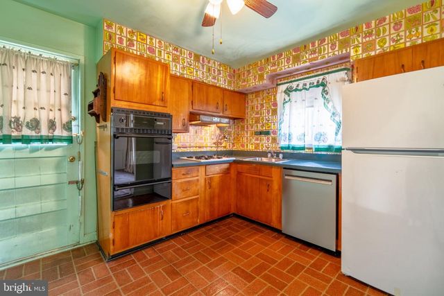 6812 FOX MEADOW RD, Baltimore, MD 21207