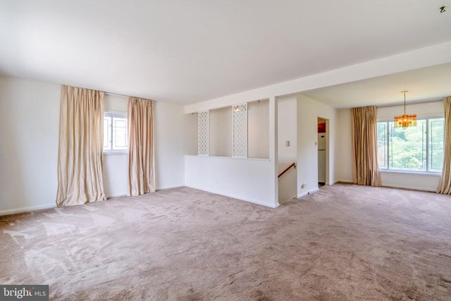 6812 FOX MEADOW RD, Baltimore, MD 21207