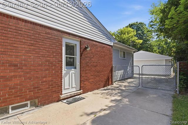 9883 William Street, Taylor, MI 48180