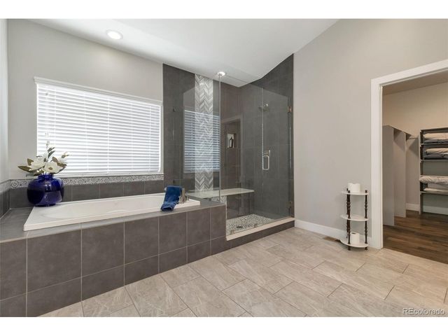 9060 Ferncrest St, Longmont, CO 80504