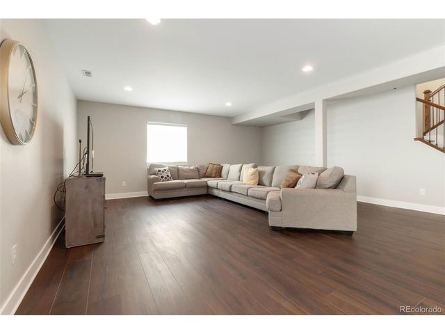 9060 Ferncrest St, Longmont, CO 80504