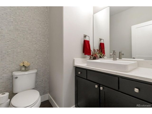 9060 Ferncrest St, Longmont, CO 80504
