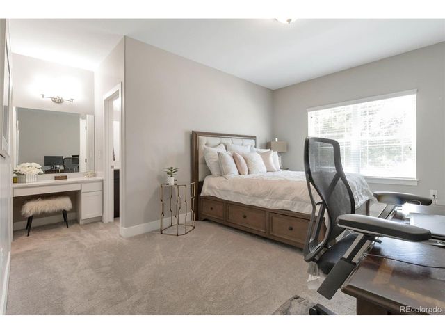 9060 Ferncrest St, Longmont, CO 80504