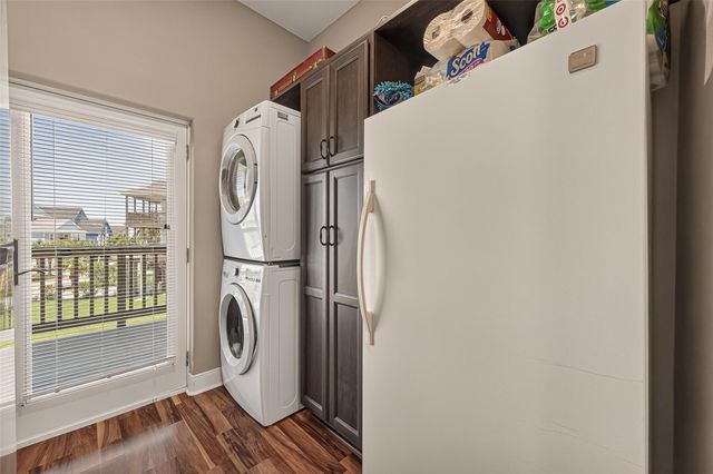 3730 Mendocino Drive, Galveston, TX 77554