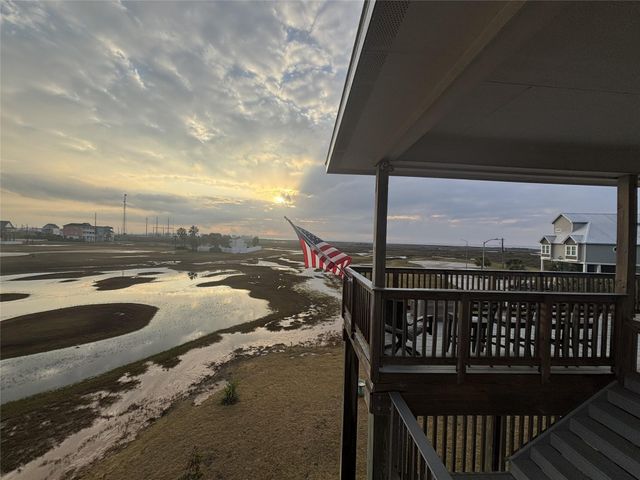 3730 Mendocino Drive, Galveston, TX 77554