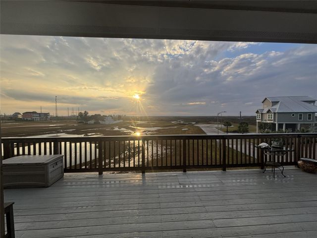 3730 Mendocino Drive, Galveston, TX 77554
