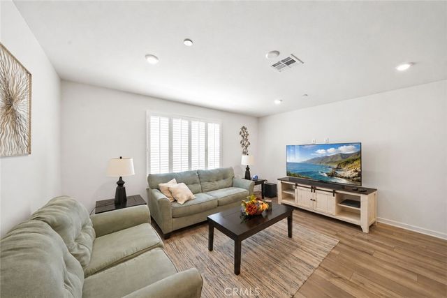 465 N Beechwood, Rialto, CA 92376