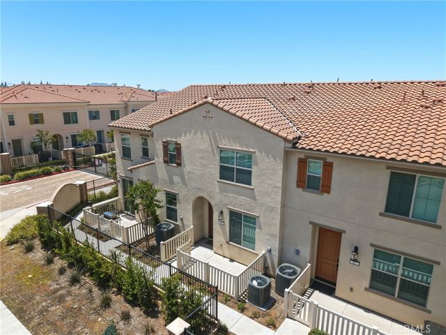 465 N Beechwood, Rialto, CA 92376