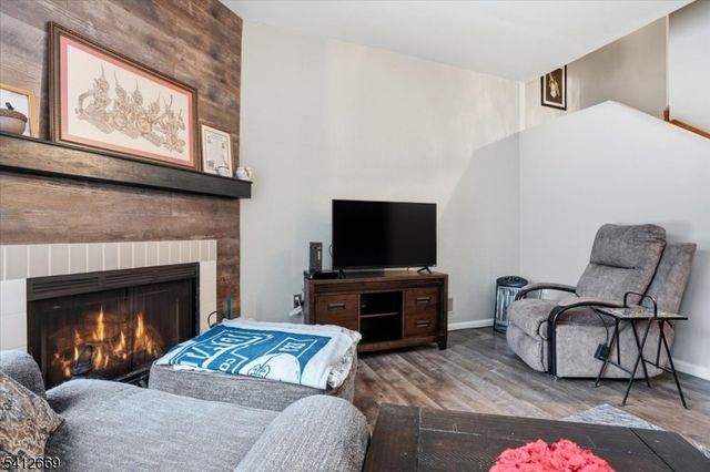 76 Hickory Way, Mount Arlington Boro, NJ 07856