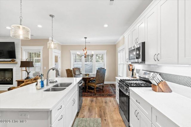 458 Raven Glen Drive, Southport, NC 28461