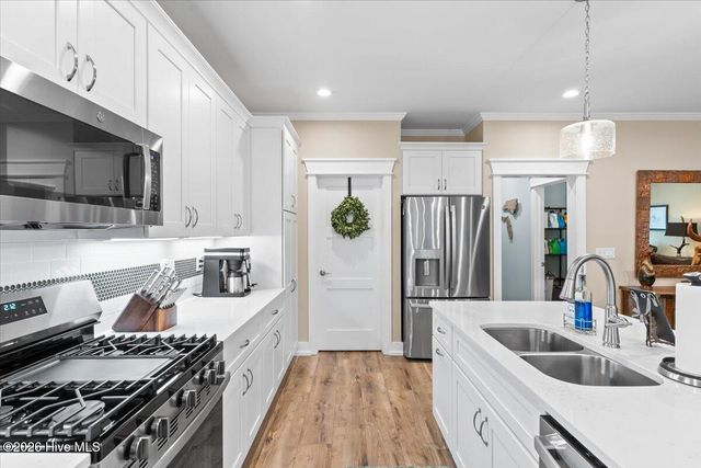 458 Raven Glen Drive, Southport, NC 28461