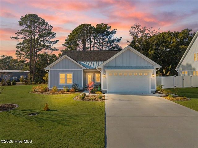 458 Raven Glen Drive, Southport, NC 28461