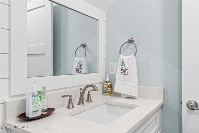 458 Raven Glen Drive, Southport, NC 28461