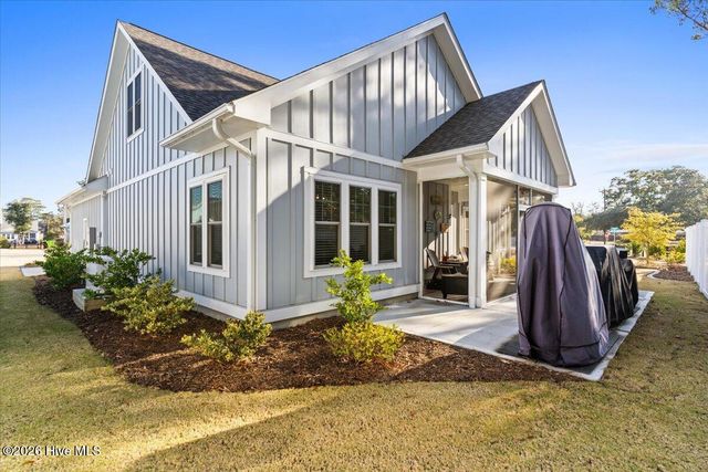458 Raven Glen Drive, Southport, NC 28461