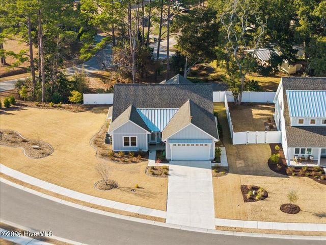 458 Raven Glen Drive, Southport, NC 28461